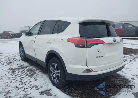 2017 Toyota Rav4 Le z USA, uszkodzony, nr VIN JTMBFREV3HJ167104